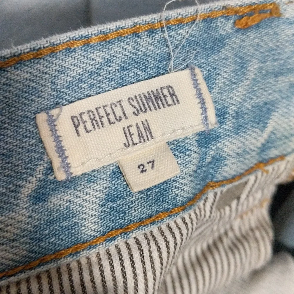 Madewell The perfect summer C2819 Light wash high rise mom cotton jean size 27